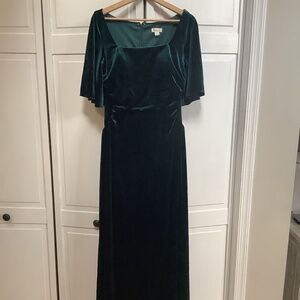 AW bridal size 8 hunter green velvet gown